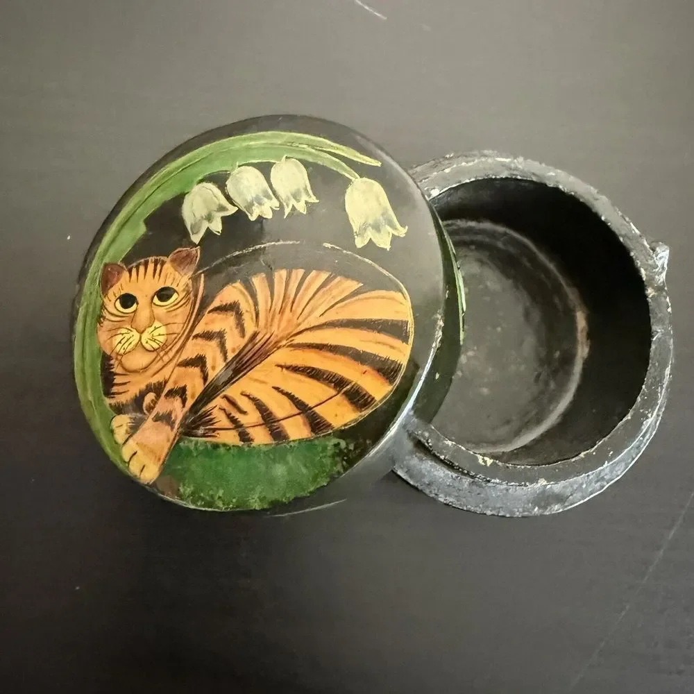 Vintage‎ Hand Painted Wood Trinket Box Cat Flowers Kashmir India Black Lacquered